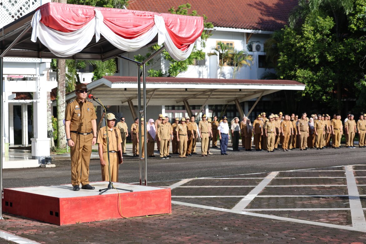 Upacara Pengibaran Bendera Merah Putih di Halaman Kantor Bupati Barru Berlangsung Khidmat