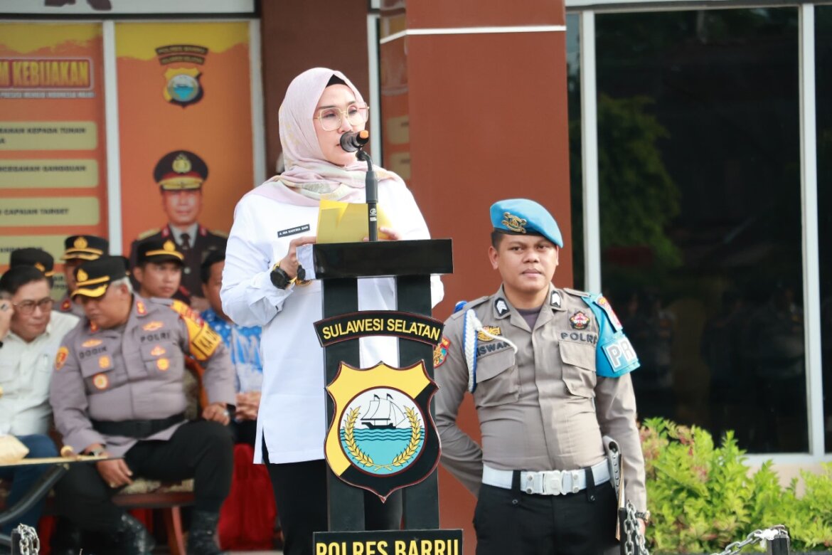 Bupati Barru Pimpin Apel Gelar Pasukan Operasi Ketupat 2025, Pastikan Keamanan Masyarakat