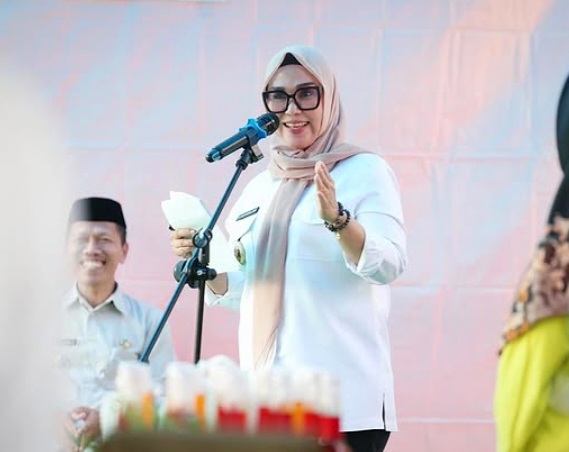 Dibuka Bupati Barru, Andi Ina, Warga Pujananting Antusias Hadiri Gerakan Pangan Murah (GPM)