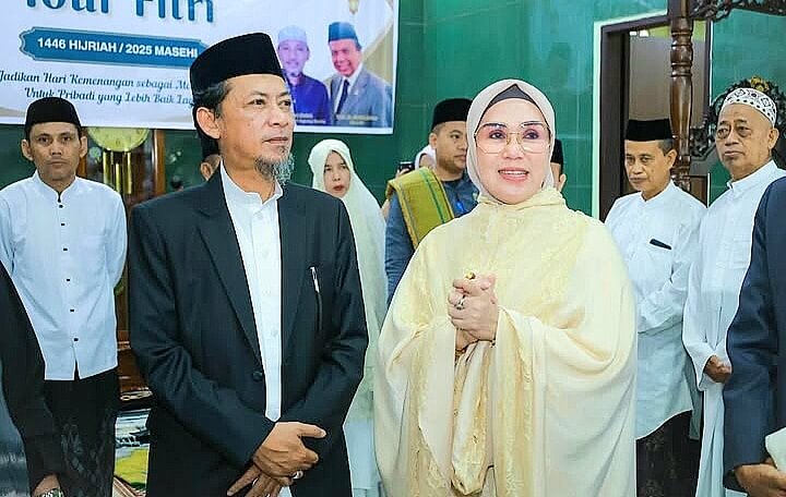 Bupati Barru dan Forkopimda Laksanakan Shalat Idulfitri di Masjid Agung Nurul Iman