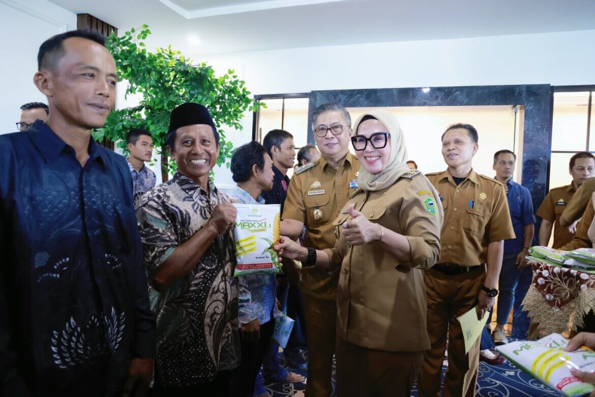 Bupati Barru: Pertanian adalah Pilar Ketahanan Pangan, 15 Ton Benih Jagung Didistribusikan