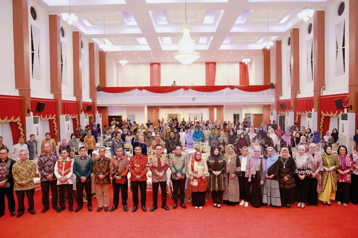 Milawaty Abustan Anggun Memperkenalkan Wastrak Cora Berru di Panggung Budaya Sulsel