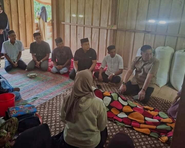 Wakil Bupati Barru Tunjukkan Empati, Kunjungi Keluarga Korban Tenggelam di Desa Pacekke