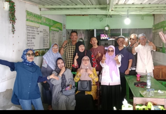 Arisan Alumni SMABAR ’83 Putaran Ketiga Berlangsung Penuh Nostalgia di Angkringan 38