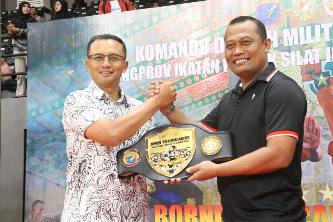 Kasdam XII/Tpr Tutup Kejuaraan Borneo Open Pencak Silat Seri II Tahun 2025 di Pontianak