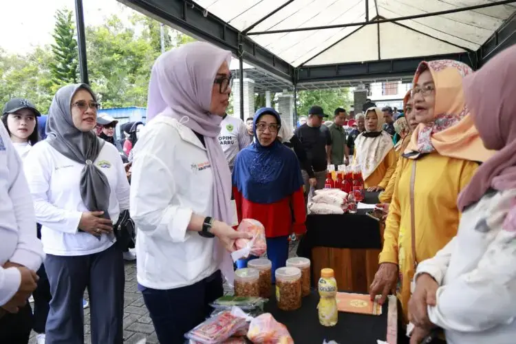 Pemkab Barru Gelar Pasar Murah dan Edukasi Pangan di CFD Alun-Alun Colliq Pujie