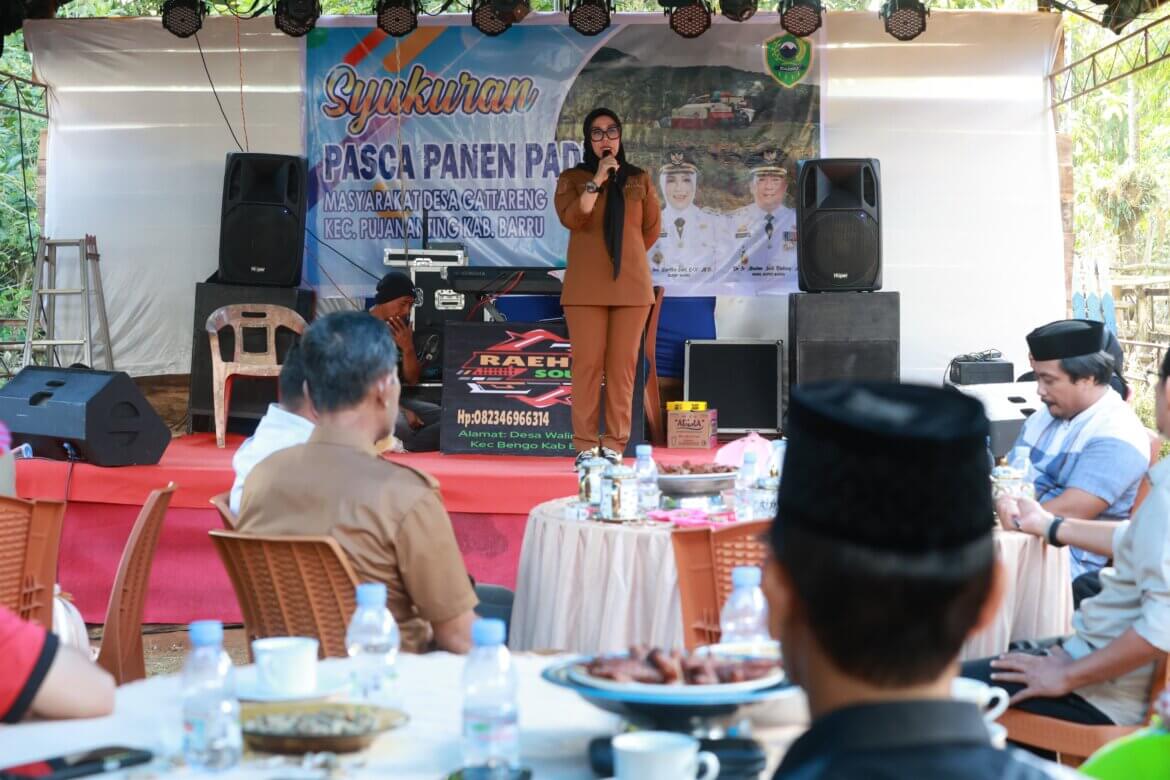 Bupati Barru Hadiri Syukuran Panen Desa Gattareng, Produksi Capai 4.600 Karung