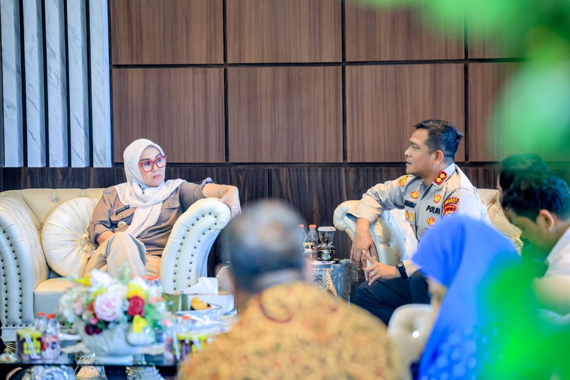 Silaturahmi dengan Bupati, Kapolres Barru Dorong Promosi Wisata Lewat Medsos