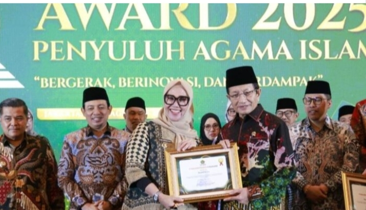 Bupati Barru Raih Penghargaan PENAIS Award 2025 dari Menteri Agama