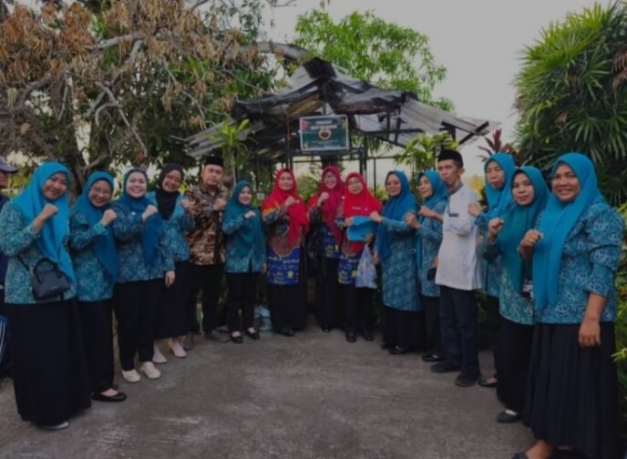 TP PKK Barru dan Tim SMEP Sulsel Evaluasi Program Pokja di Desa Lawallu dan Kelurahan Mangkoso