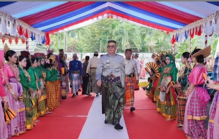 Wabup Barru Hadiri Prosesi Adat Mattompang Arajang pada Peringatan Hari Jadi Bone ke-696