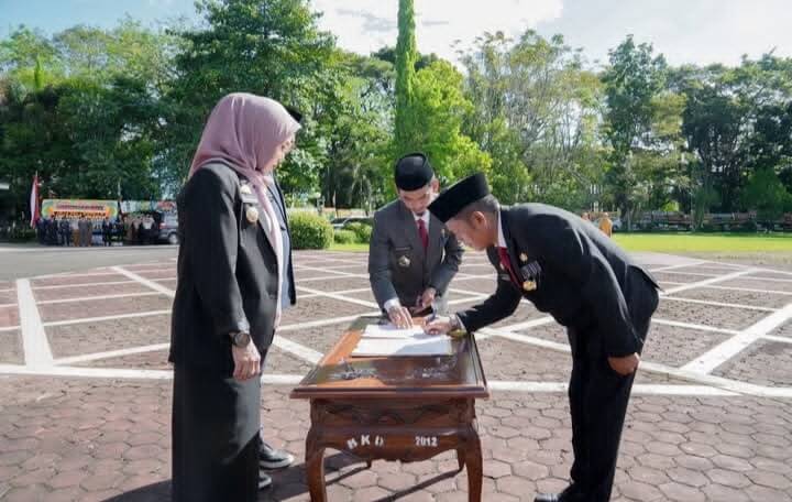 Bupati Barru Resmi Lantik Sekda Definitif, Perkuat Arah Birokrasi Profesional